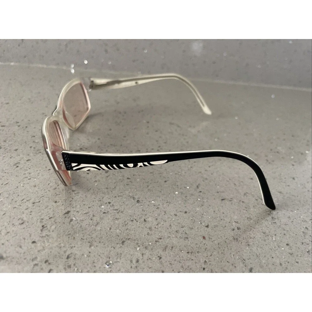 GUESS GU2261 BLK WHT Eyeglasses FRAMES ONLY BLACK/WHITE Plastic 51-17-130 Full